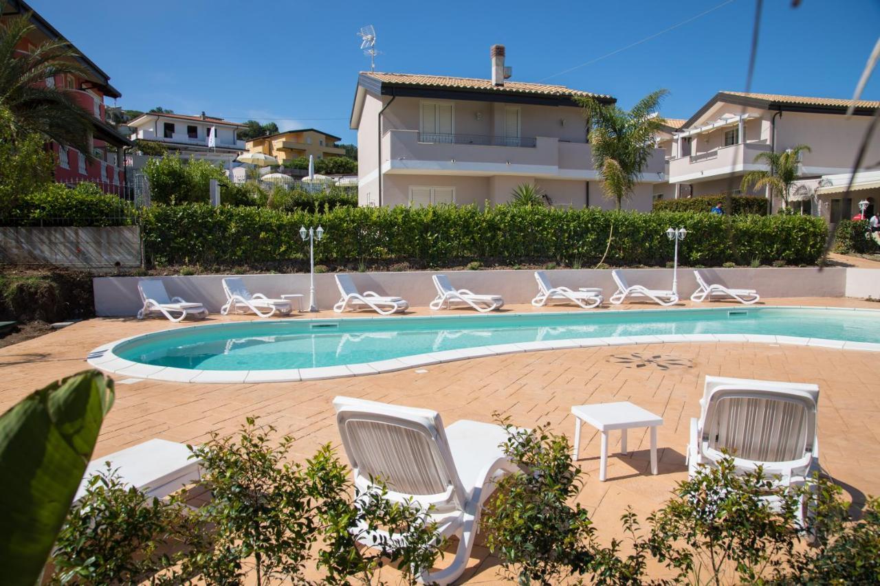 Residenza Borgo Italico Couette-café 3*